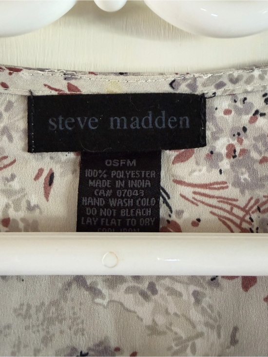 Steve Madden Tops - Steve Madden Cream Blouse with Mauve and Gray Floral Print